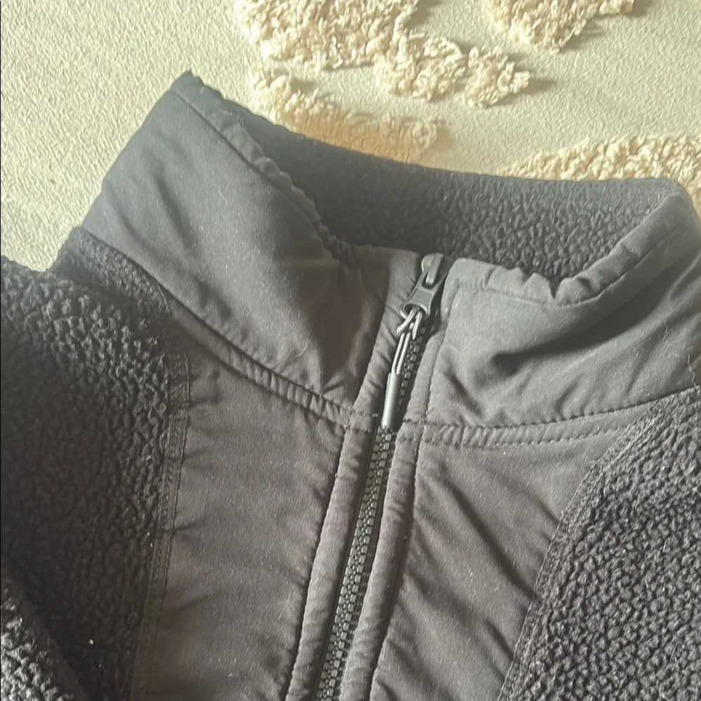 LAST CHANCE Black Fleece Quarter Zip Pullover - Picture 2 of 4